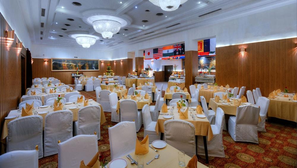 Hotel Clarks Varanasi Limited Exterior foto