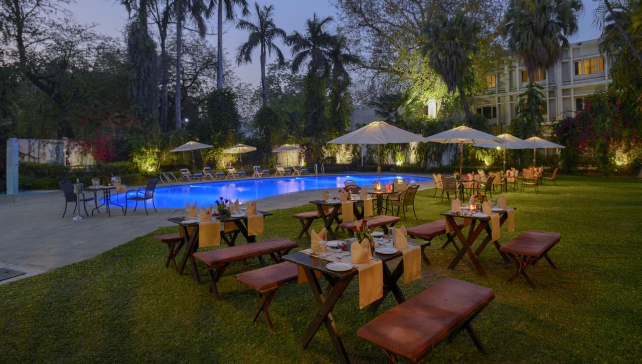 Hotel Clarks Varanasi Limited Exterior foto