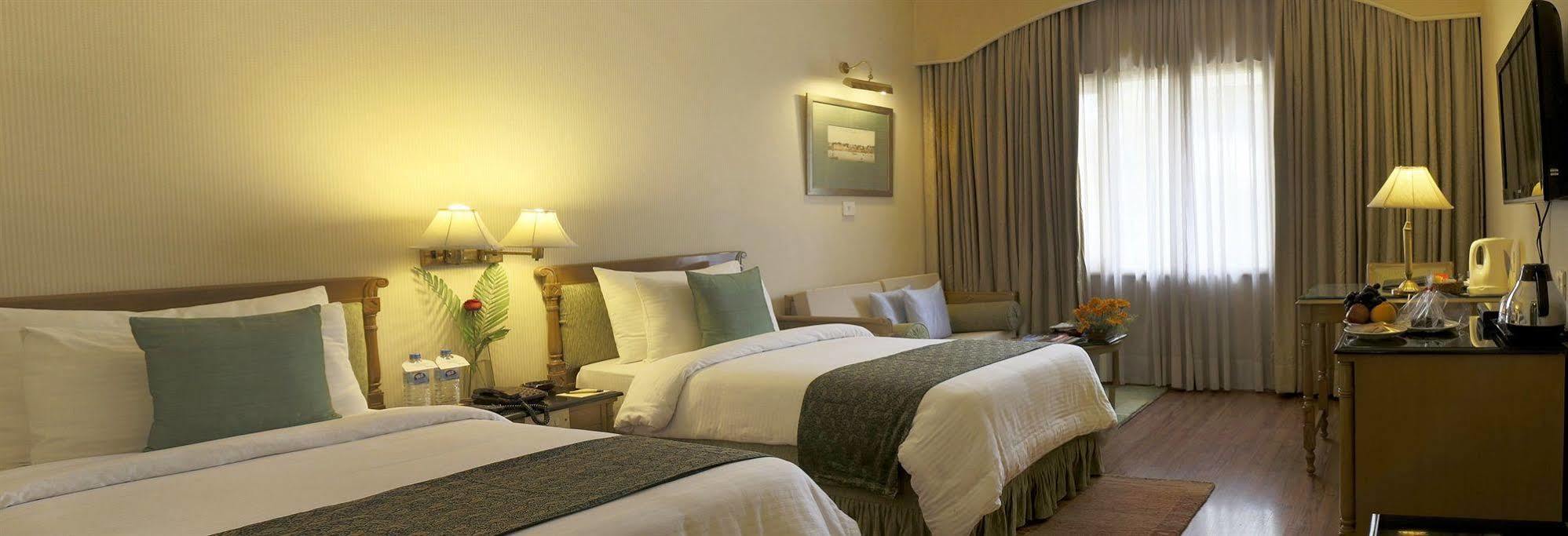 Hotel Clarks Varanasi Limited Exterior foto